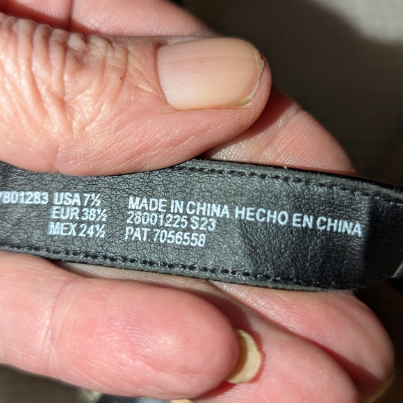 Timberland Black Sandals with Woven Design and Ankle Strap - Picture 4 of 9